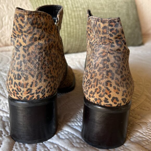 Franco Sarto – Leopard print suede lowcut zip boots – 8.5M - Picture 4 of 6